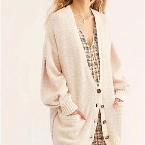 Free People NWOT Snow Drop Slouchy Cardigan Cream Ivory Color Size Medium